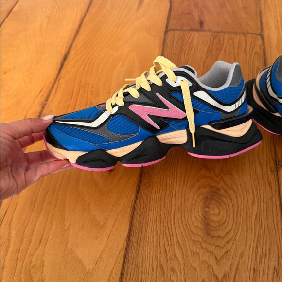NEW BALANCE 9060 Blue Oasis Blue Pink size 8 - Picture 10 of 14